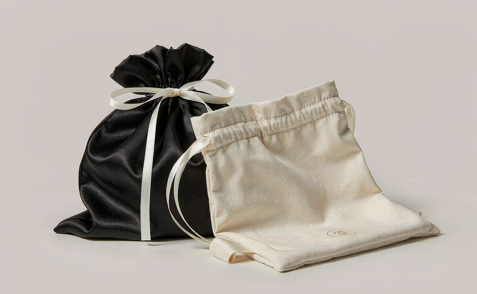 买完首饰，柜台选哪只袋装 | Which Pouch to Hand Over at the Counter